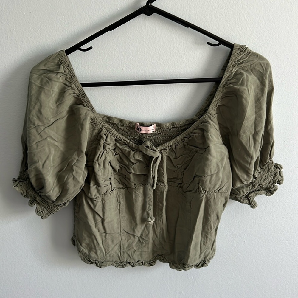SO brand size Large crop top!